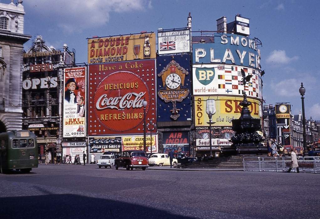 Piccadilly Circus, 1962