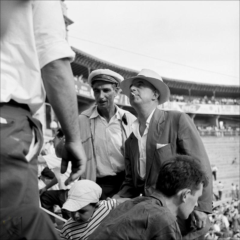 People in the bullring in Palma, 1956