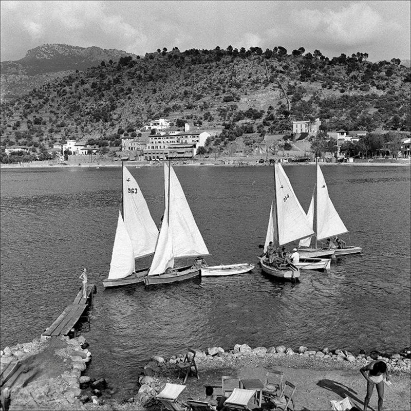 Ships in the Port of Sóller and people in the dock, 1956