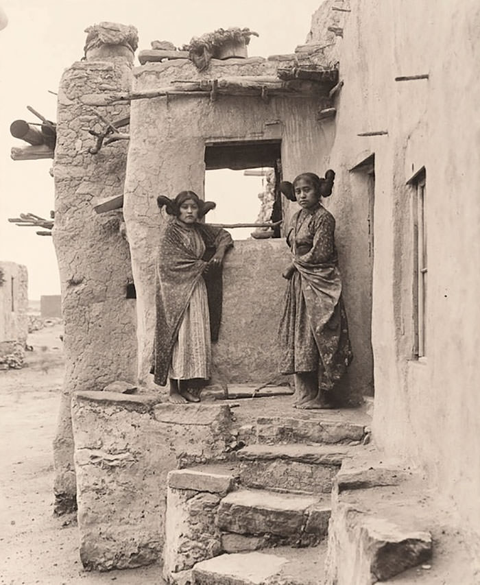 Hopi Girls, 1900