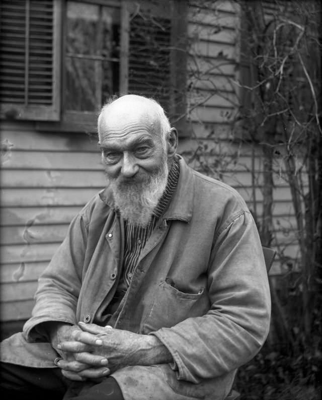 Portrait of Alden H. Manter, old whaleman, 1914