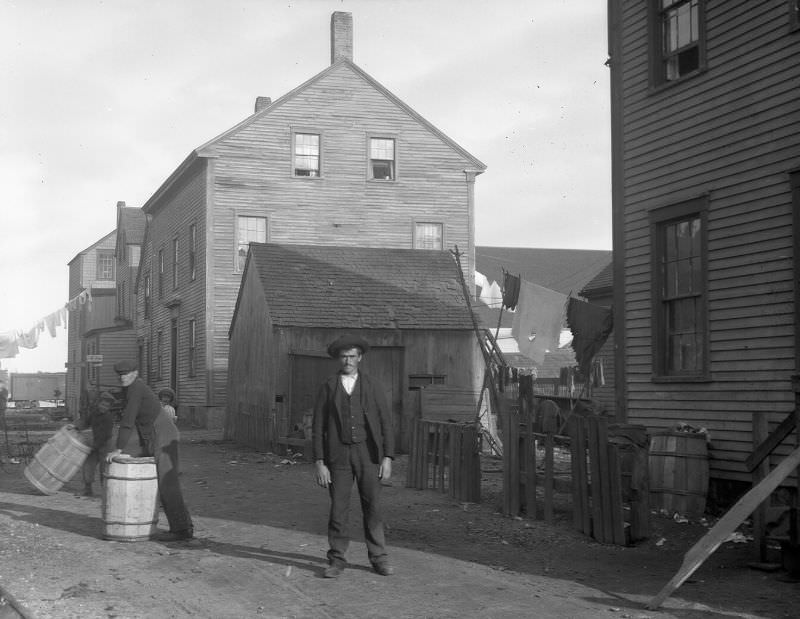 Turner’s Court south side looking east from Acushnet Avenue, New Bedford, 1907