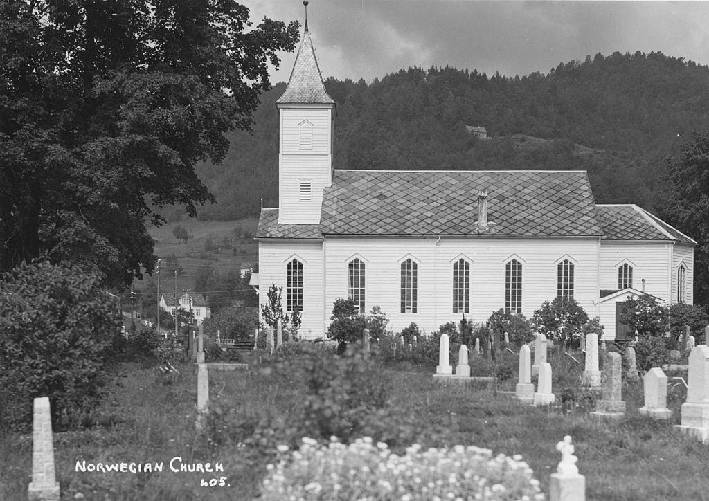 An old stabbur on a farm in the mountain regions of Rjukan in Norway, 1950.