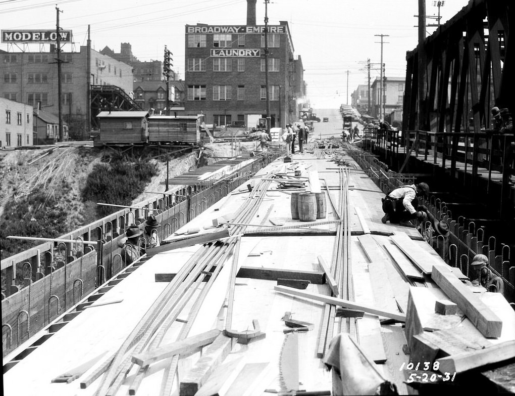 Bell Street viaduct under construction, 1931