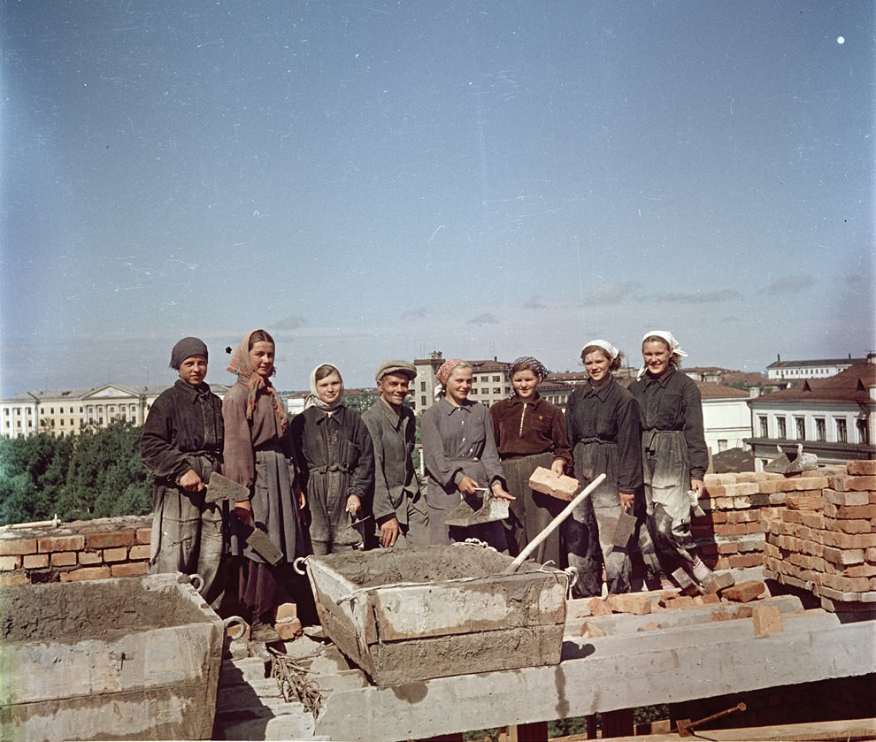 Spectacular Photos Show Life in Soviet Union From The 1950s in Vibrant Colors