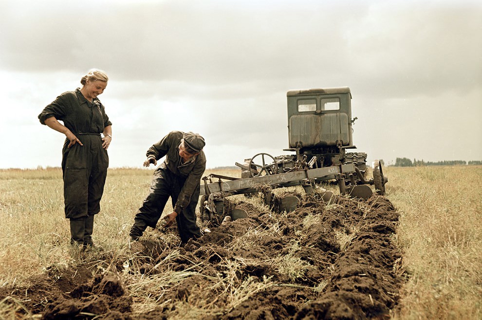 Spectacular Photos Show Life in Soviet Union From The 1950s in Vibrant Colors