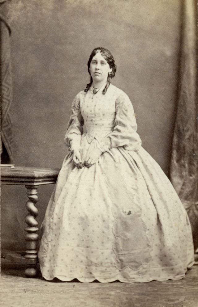 Gorgeous Photos Of Victorian Ladies in Evening Gowns From the 1850s