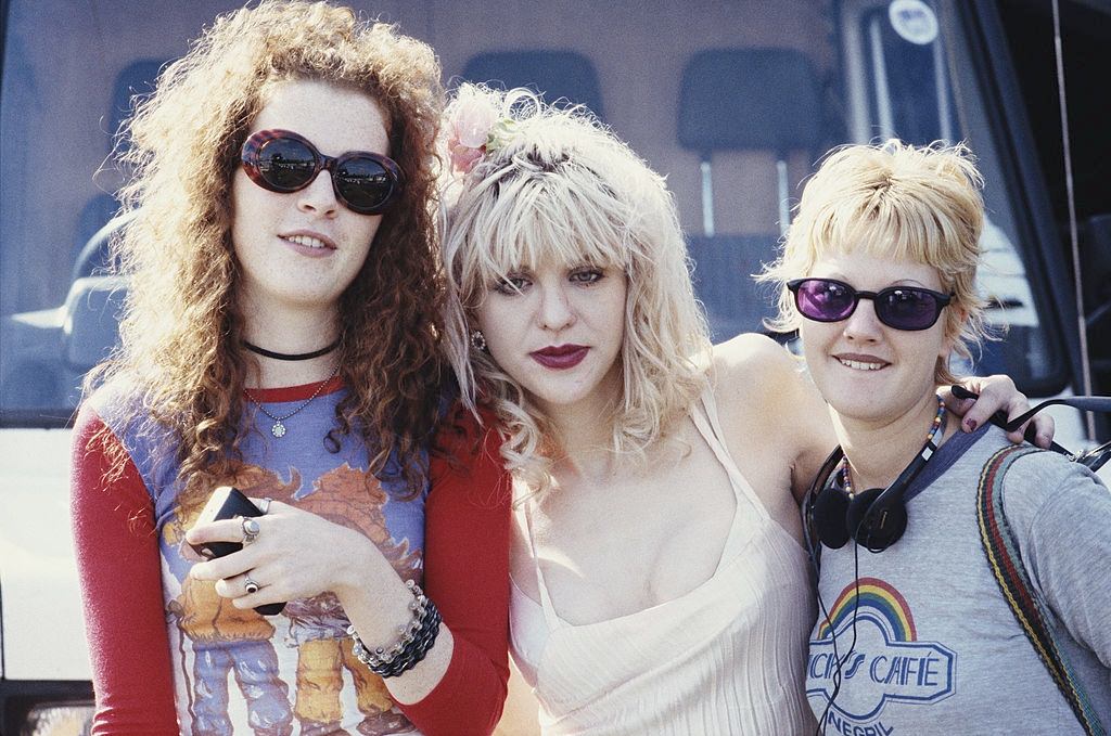 Courtney Love with bassist Melissa Auf der Maur and Drew Barrymore, 1994.
