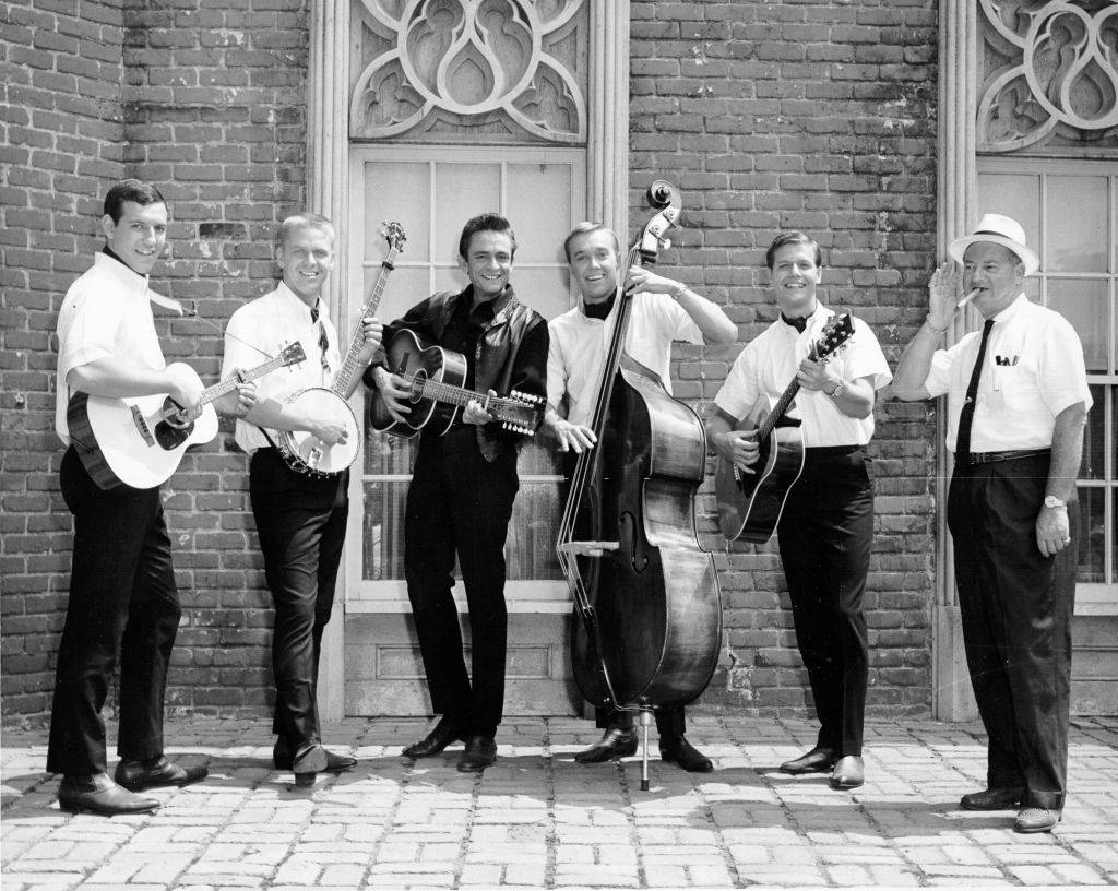 Johnny Cash with the folk group "The Brothers Four", 1963.