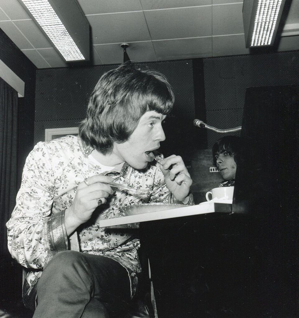 Mick Jaggeron having lunch during the recording of the album 'Their Satanic Majesties Request', 1967