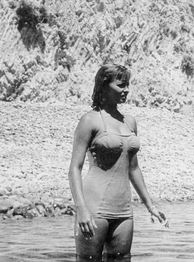 Sophia Loren in water, 1949.