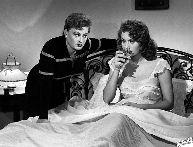 Sophia Loren and Alda Mangini in a scene from the movie 'Pilgrims of love'. Livorno, 1953.