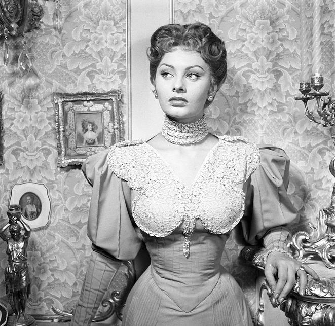 Sophia Loren in the role of Gemma on the set of Poverty and Nobility, 1954