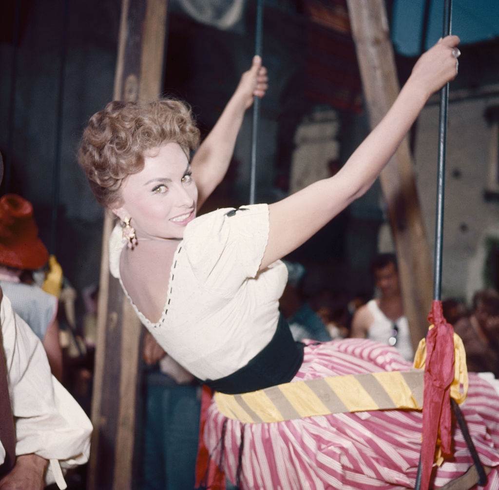 Sophia Loren on the set of "Par Dessus les Moulins".