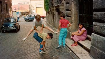 Dazzling Vintage Photos Show Life In 1980s Italy