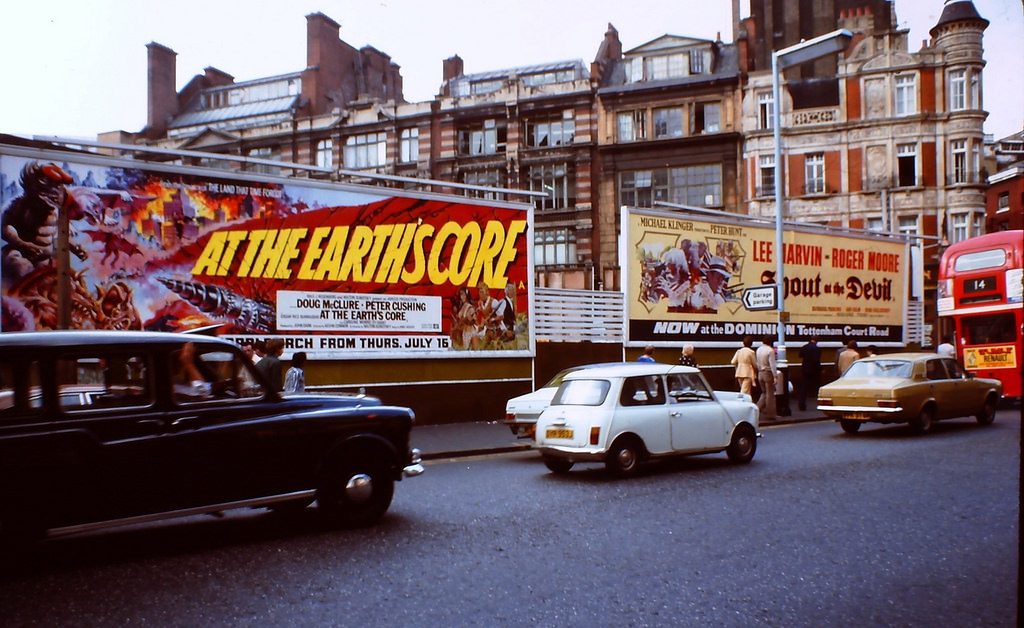London In 1976: Fascinating Vintage Photos Capturing Street Scenes And Life
