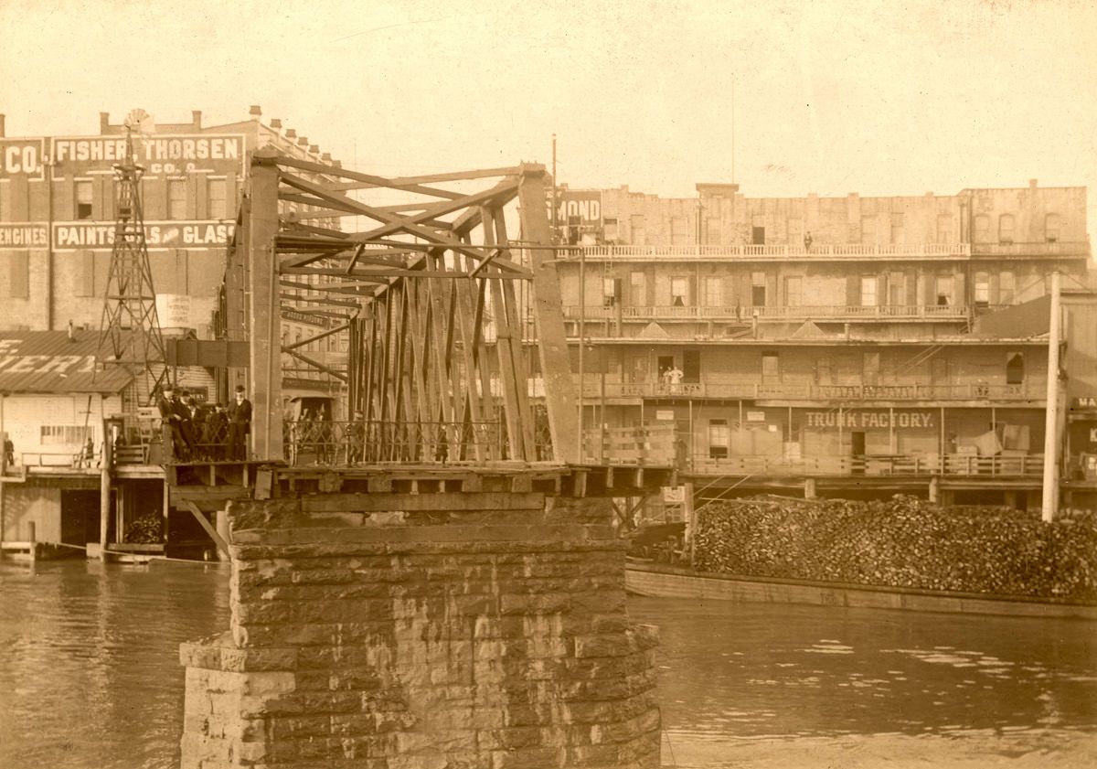 Morrison Bridge, 1900.