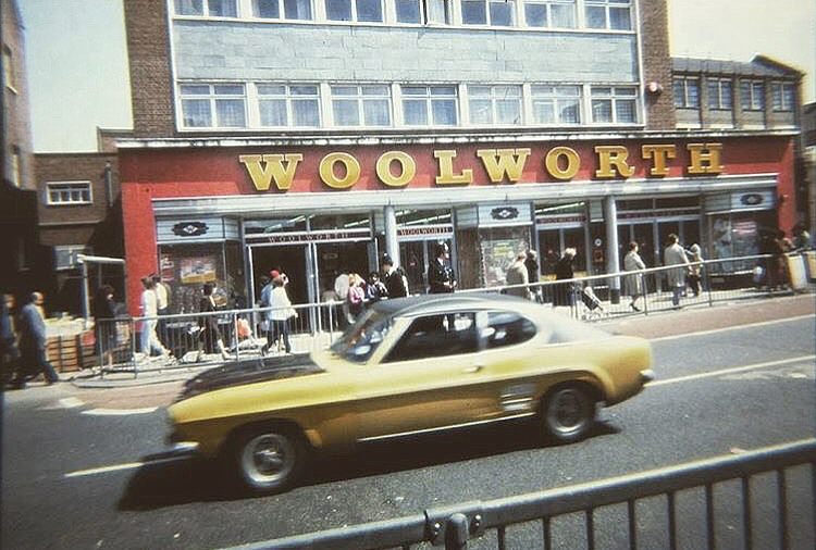 Kingsland High Street, 1985