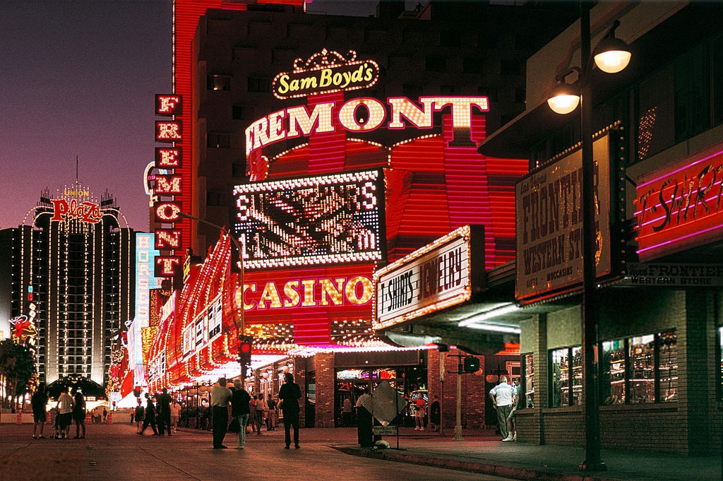 Fremont Street just after being closed to traffic, 1994