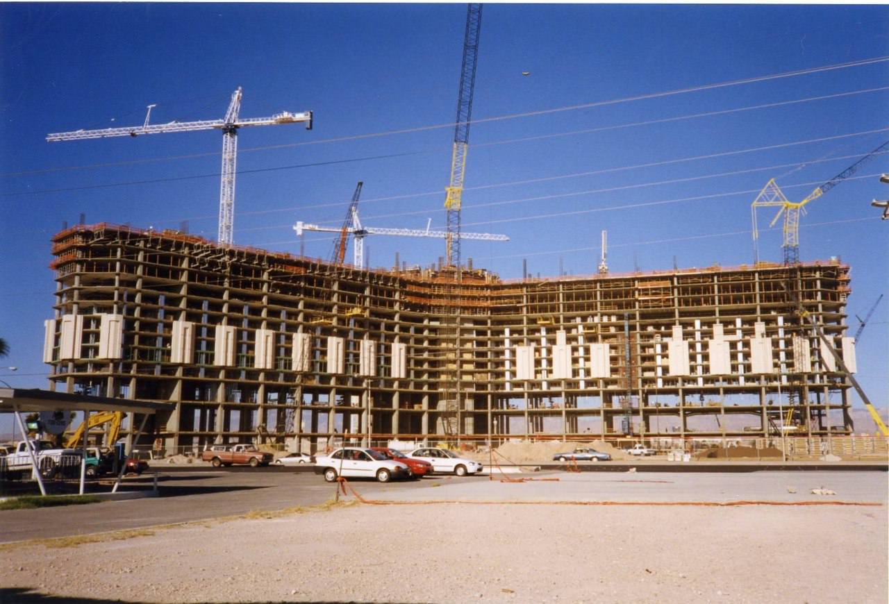 Construction of Mandalay Bay, 1977