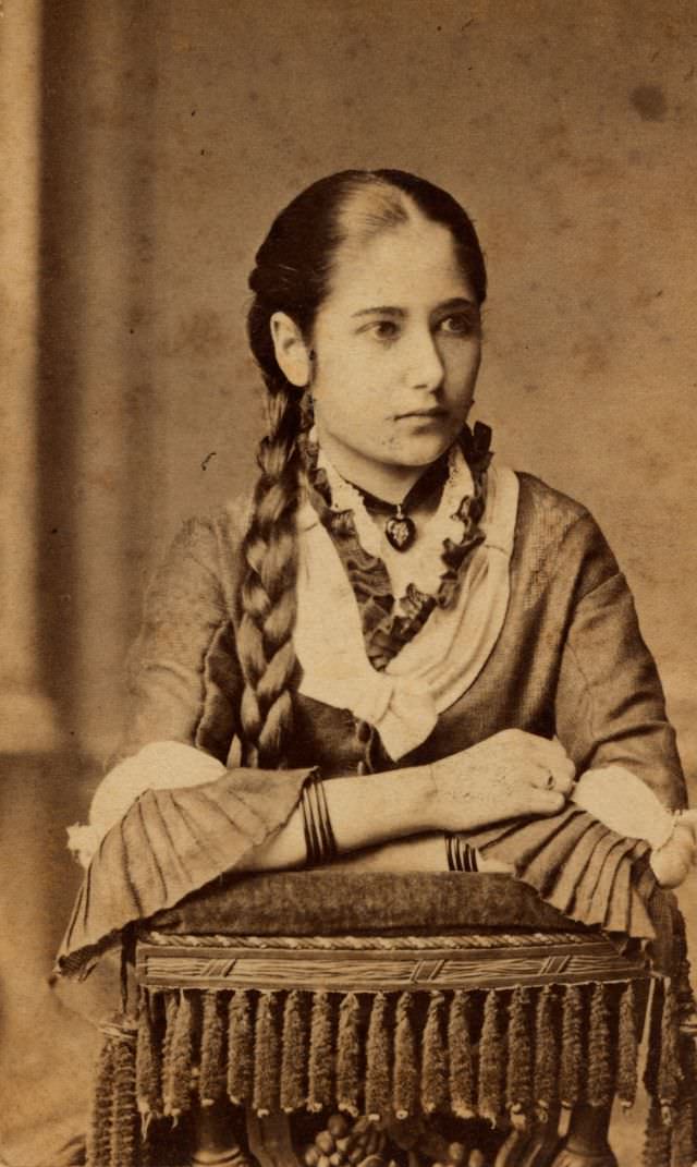 Gorgeous Braided Hairstyles From The Victorian Era