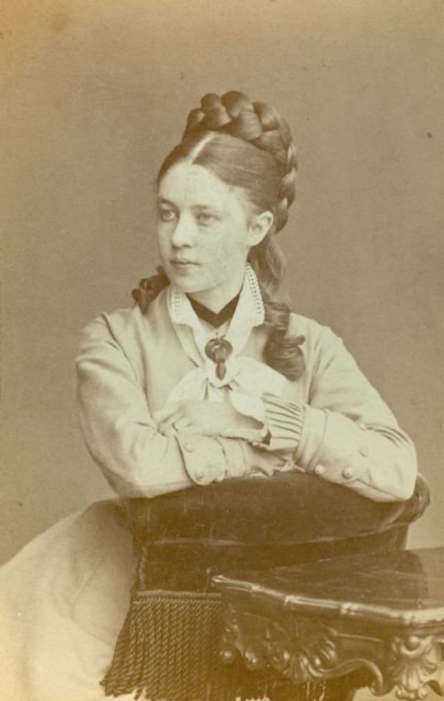 Gorgeous Braided Hairstyles From The Victorian Era