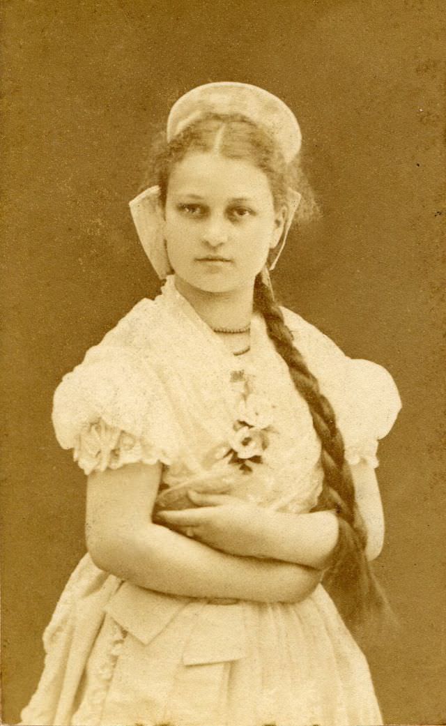 Gorgeous Braided Hairstyles From The Victorian Era