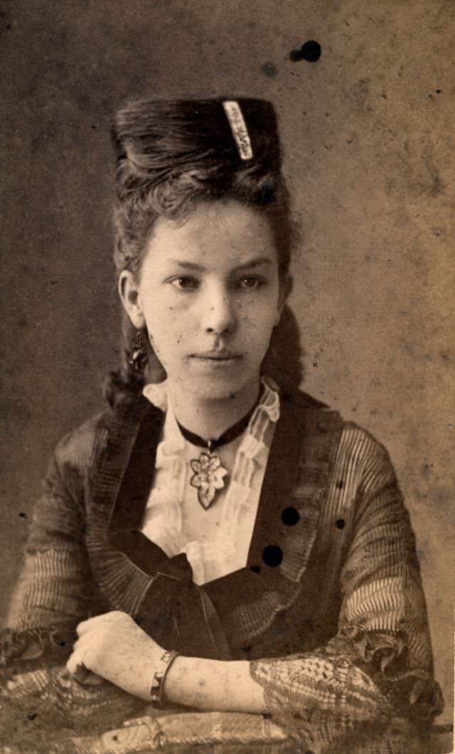 Gorgeous Braided Hairstyles From The Victorian Era