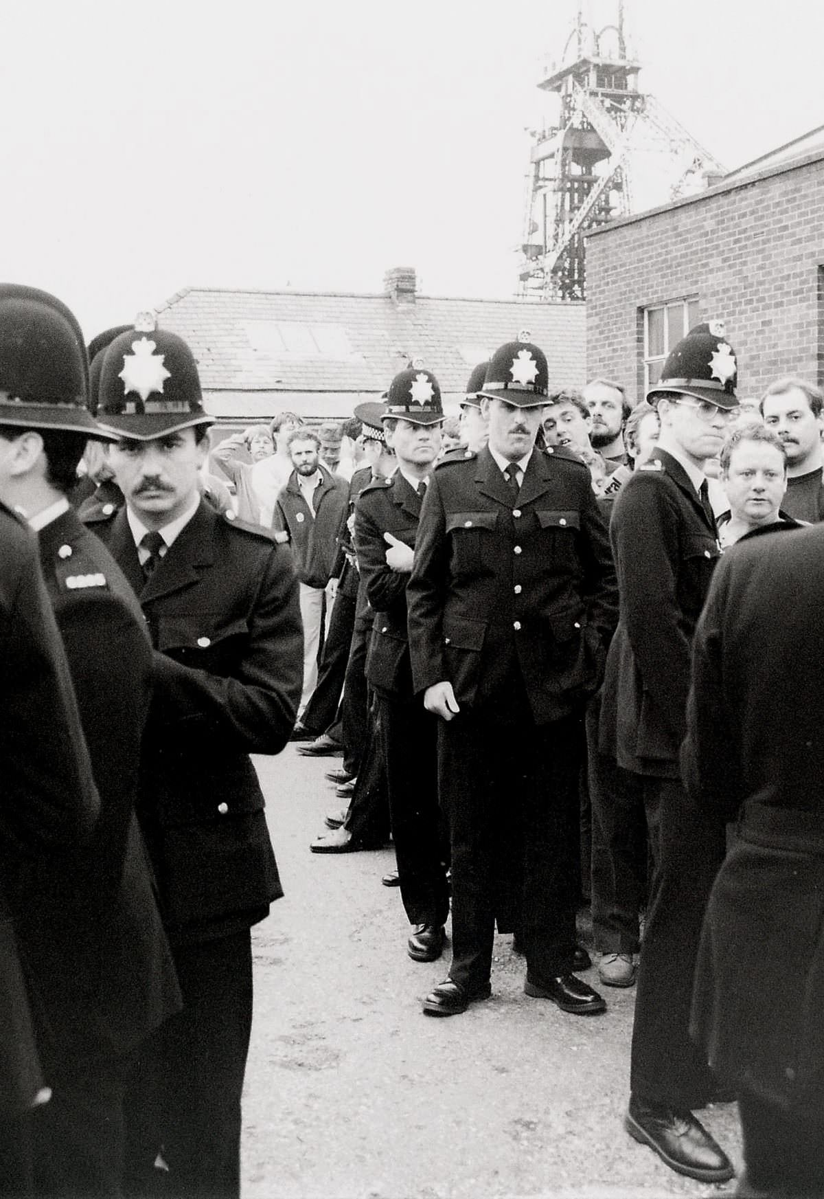 Liverpool councillors and police on Miners picket 1984