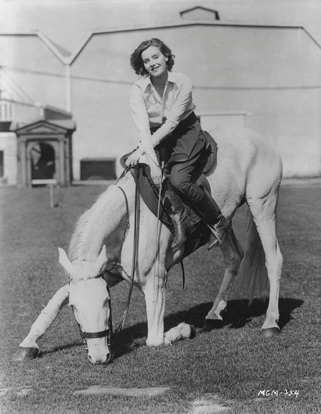 Greta Garbo on horseback, 1926.