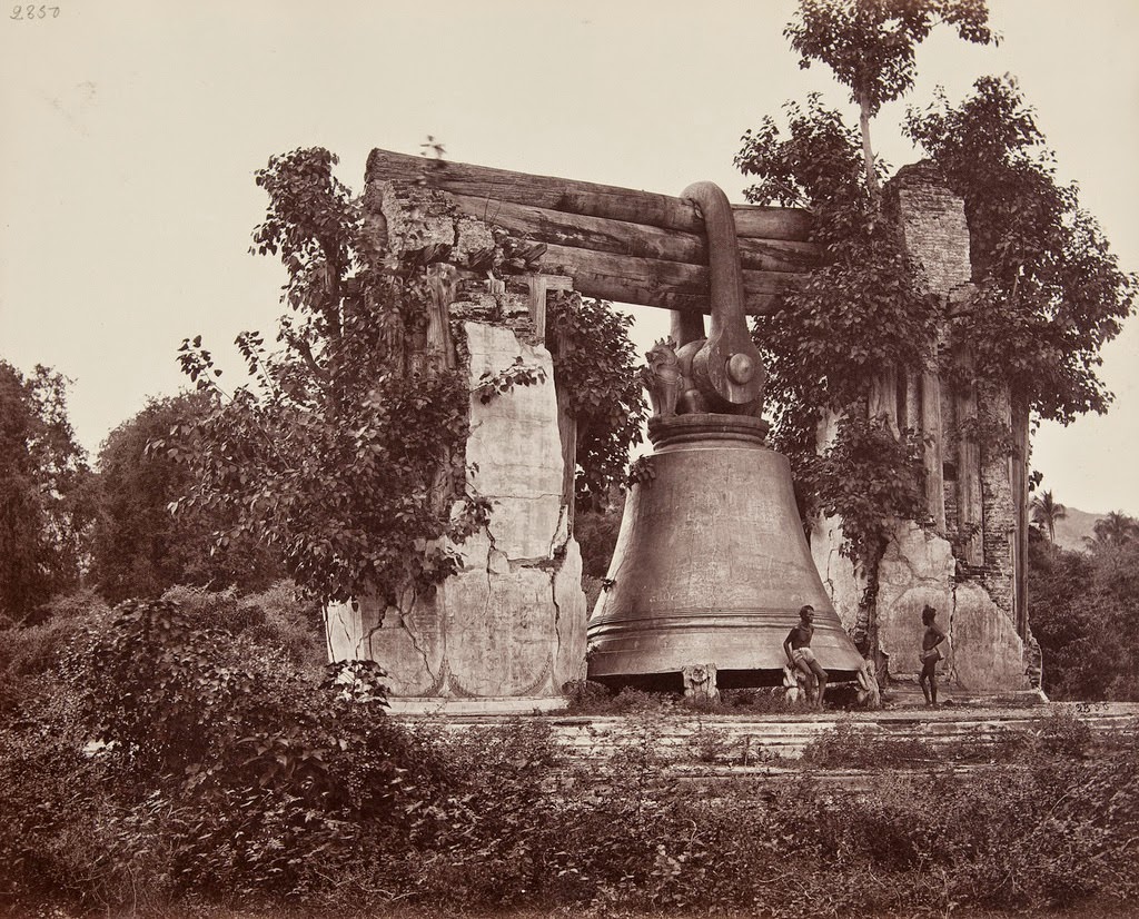 Mengoon, The Great Bell, said to weigh 90 tons