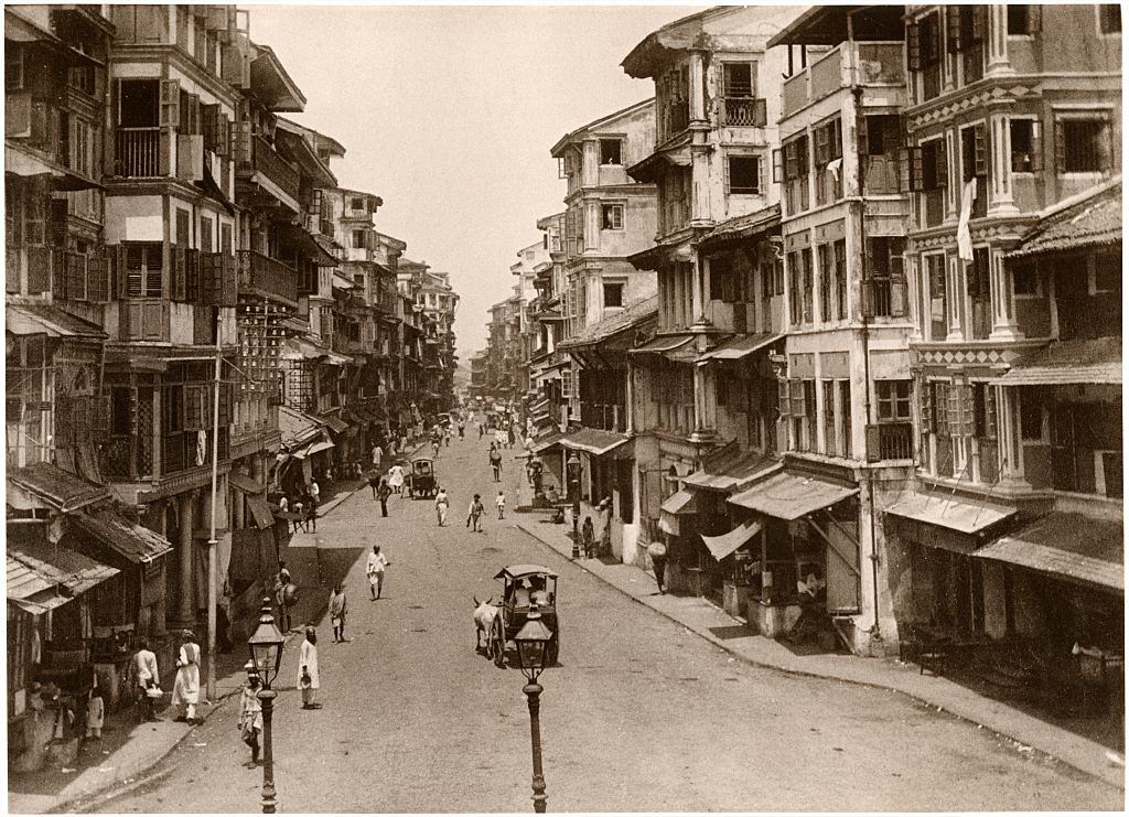 Street Scene, Mumbai, 1870s.