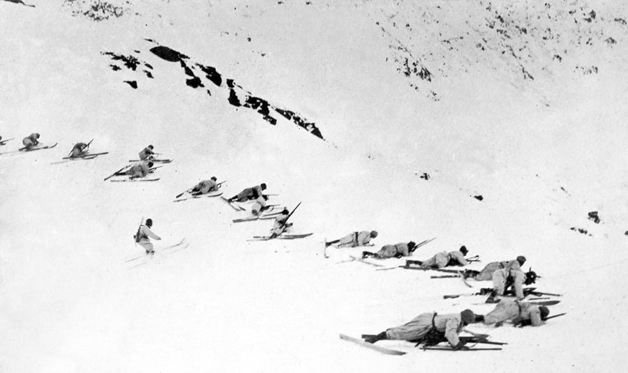 Italian troops on skis advance on Austrian forces in the Julian Alps. 1916.