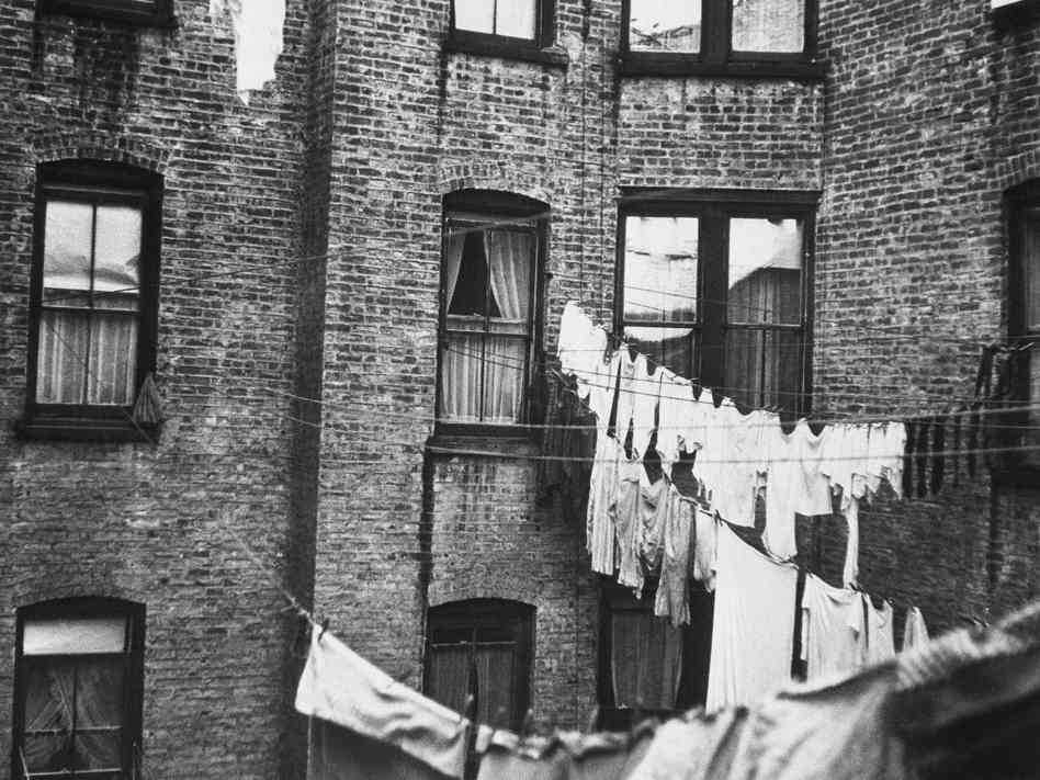 Laundry, New York City, ca. 1930s.