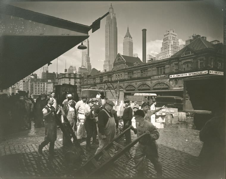 Fulton Street fish market, Manhattan, June 18, 1936