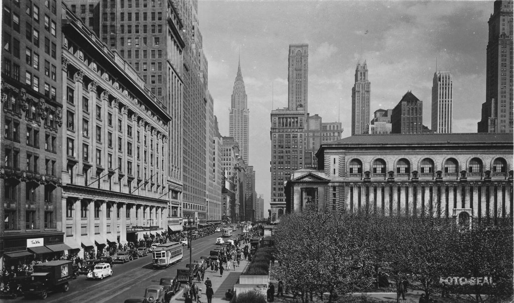 42nd Street and 6th Avenue, 1938