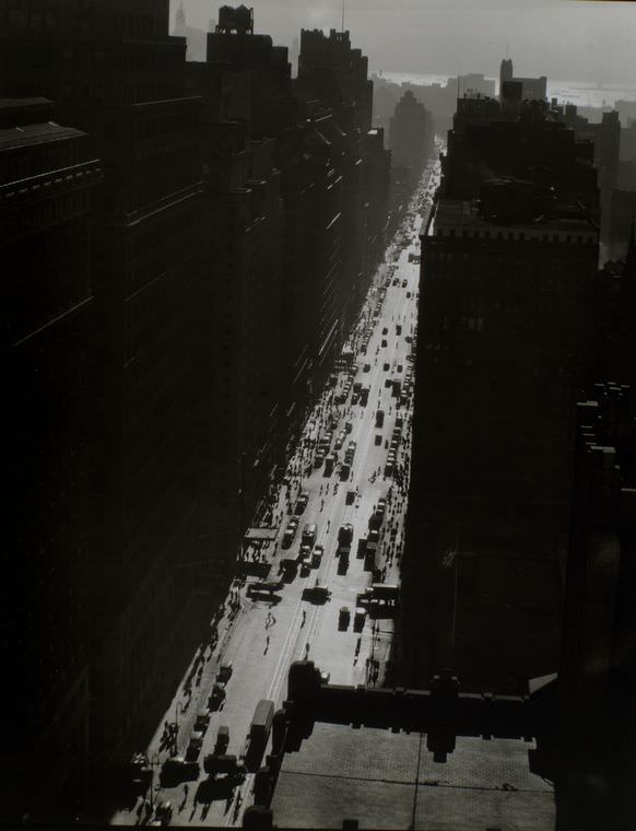 Seventh Avenue looking south from 35th Street, Manhattan, December 05, 1935