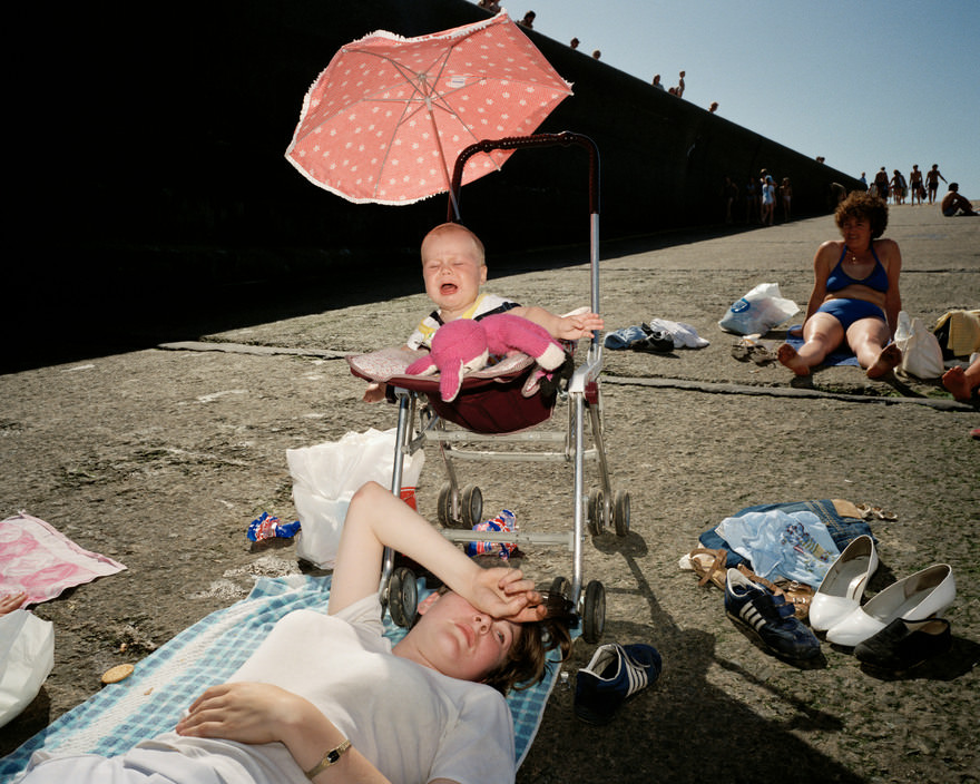 Gritty Photos of New Brighton from 1980s That Show How Working Class Enjoyed Their Holidays On Sea Side Resort