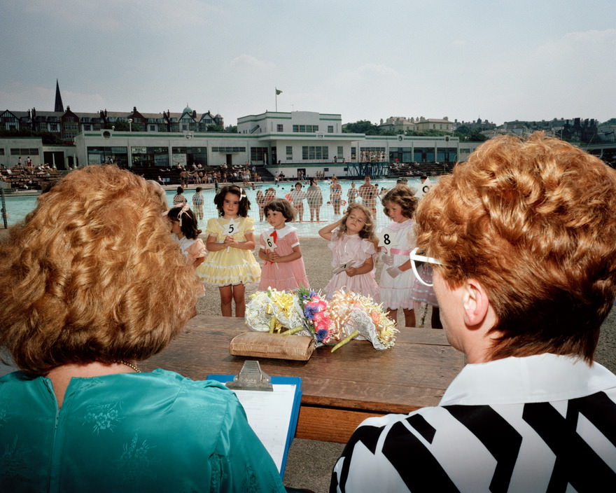 Gritty Photos of New Brighton from 1980s That Show How Working Class Enjoyed Their Holidays On Sea Side Resort