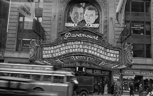 Paramount Theatre, New York, December 1931