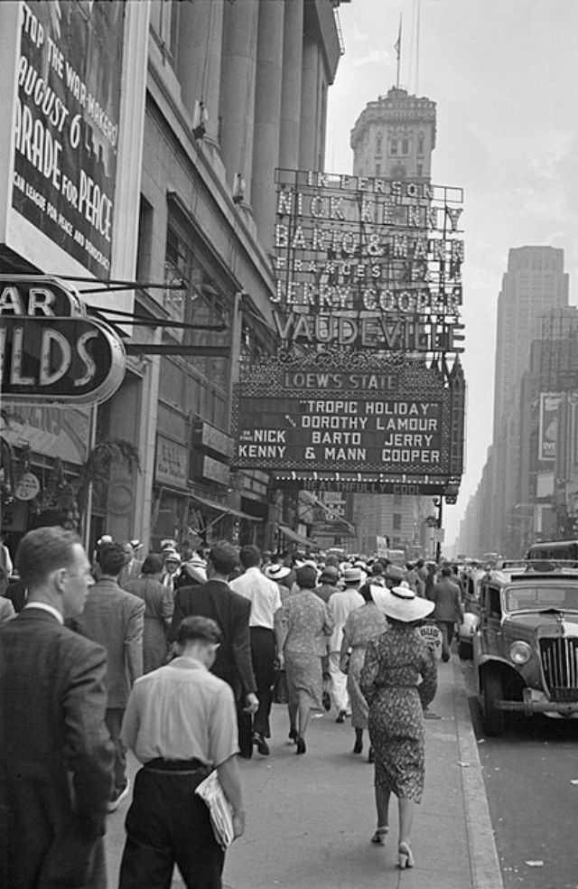 Loew's State Theatre, New York, August 1938