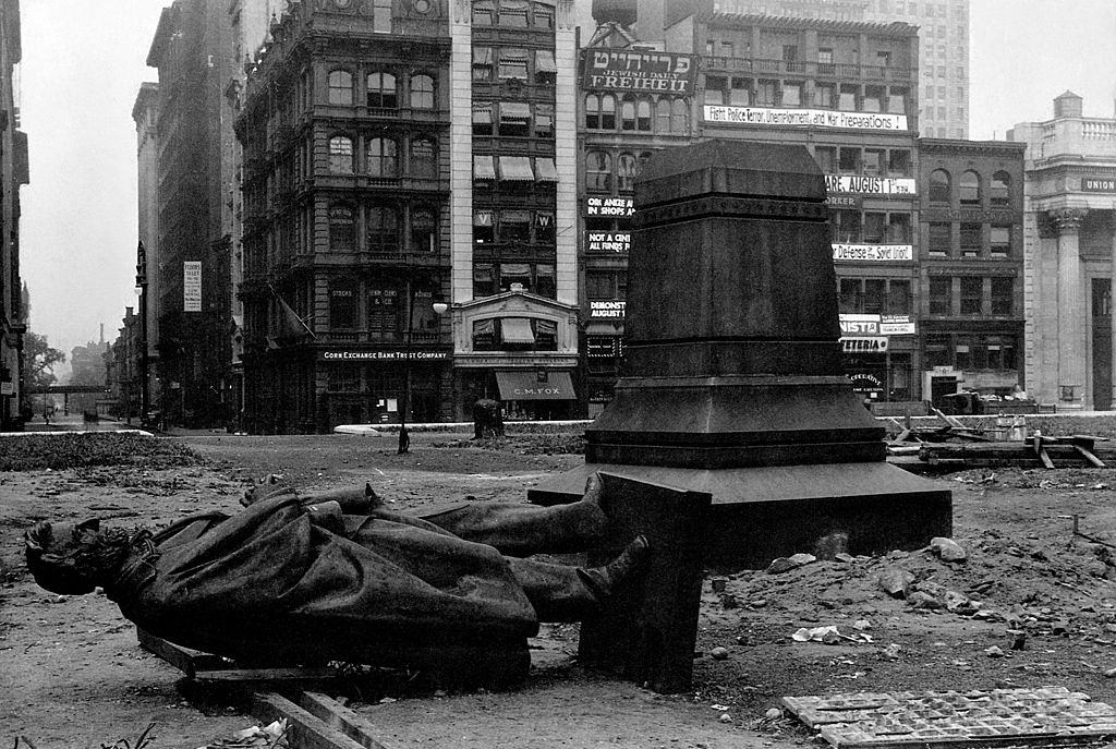 Henry Kirk Browns Statue of Abraham Lincoln awaiting relocation from Union Square, New York City, 1930.
