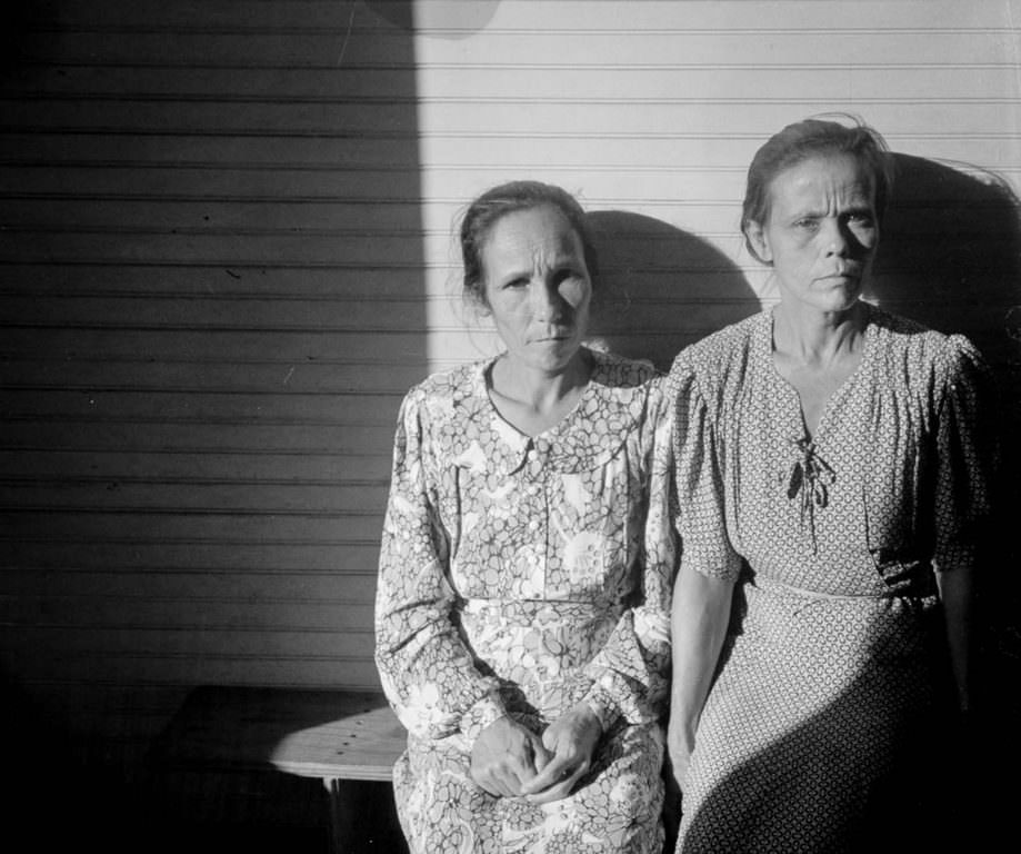 Farmers’ wives who live in the hills near Corozal.