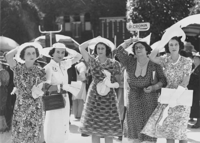 Five women at the races, Brisbane, Queensland