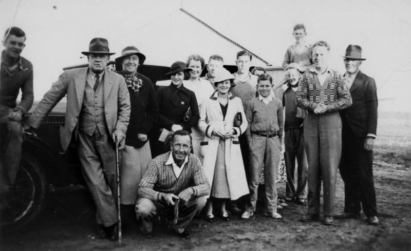 Gathering at the Muttaburra races, Queensland