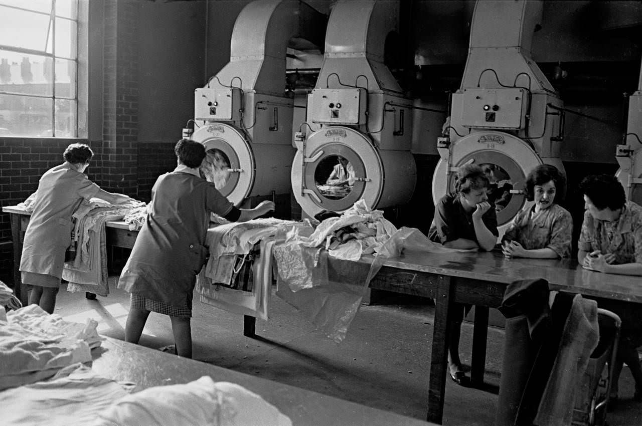 Municipal washhouse, Salford 1969