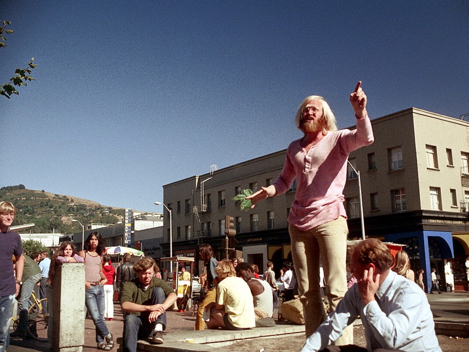 Stunning Vintage Photos Show San Francisco’s Street Life In The Summer of 1971