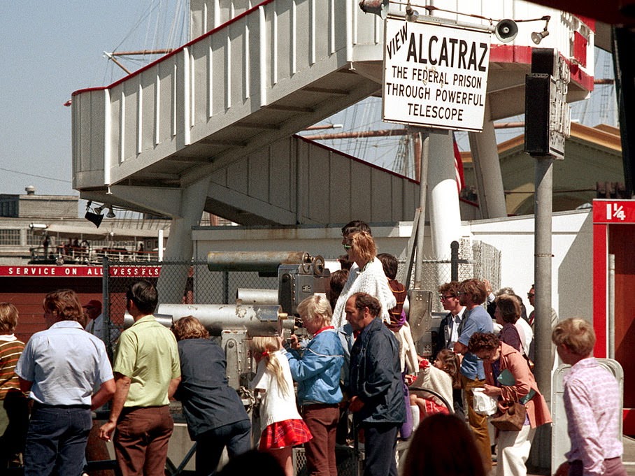 Stunning Vintage Photos Show San Francisco’s Street Life In The Summer of 1971