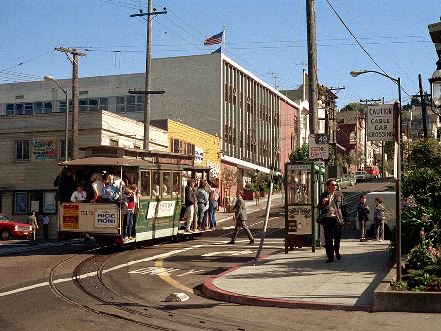 Stunning Vintage Photos Show San Francisco’s Street Life In The Summer of 1971