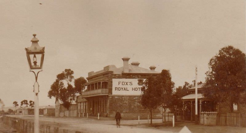 Fox's Royal Hotel, Terowie, 1909